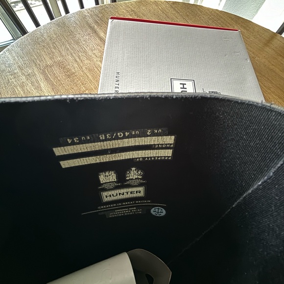 Hunter boots.. Big kids..All black - Picture 4 of 4